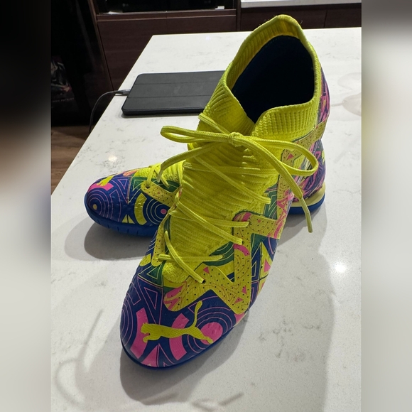 Puma Soccer Indoor Boots - Picture 1 of 5